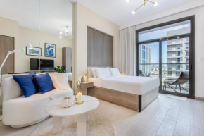 WeHost - Urban Oasis Modern Studio Retreat with City Views